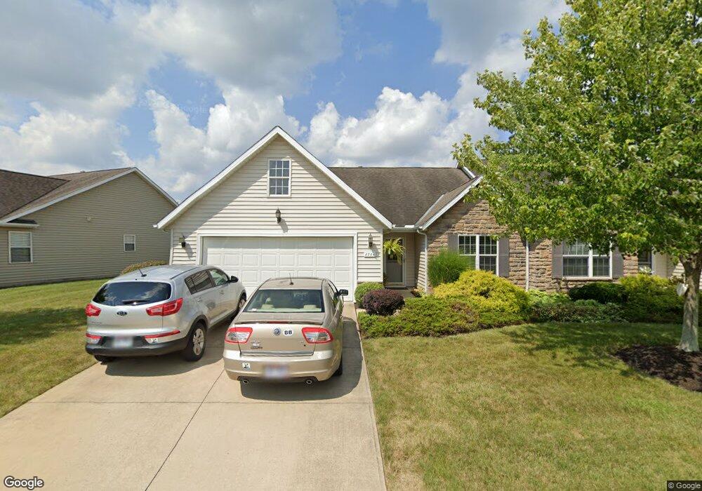 8784 Morgans Run unit 2A, Olmsted Falls, OH 44138 - photo 1