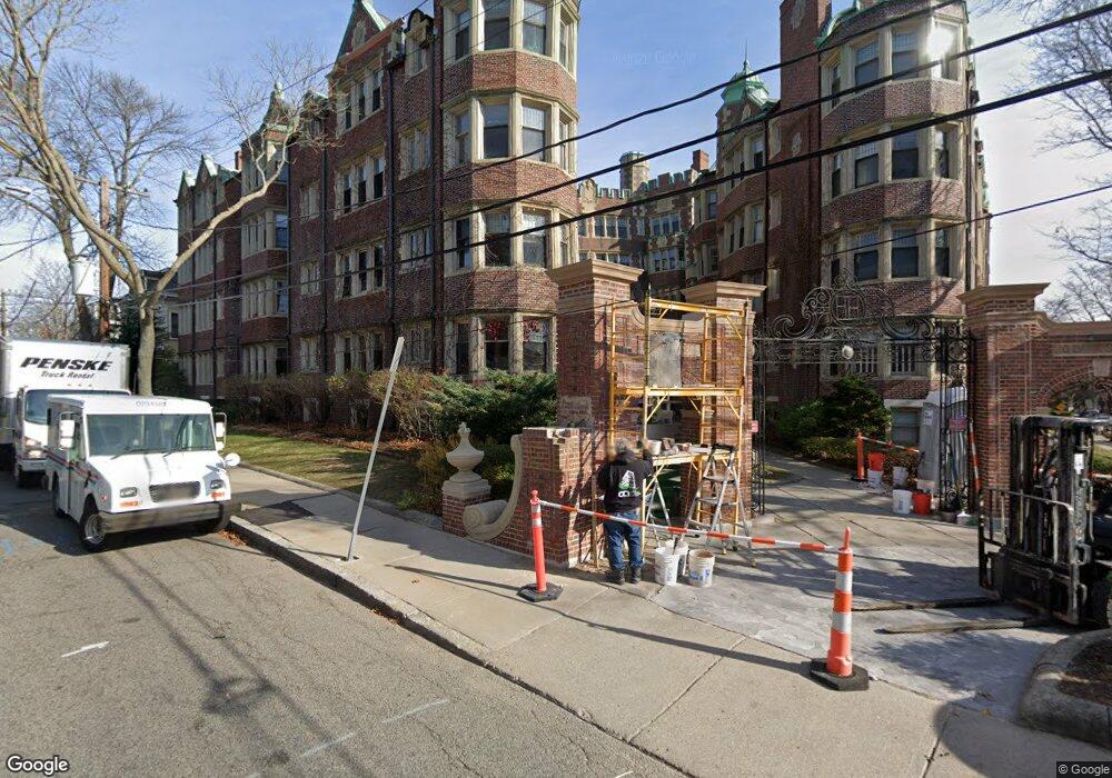 The Castle unit BWA, Cambridge, MA 02138 - photo 1