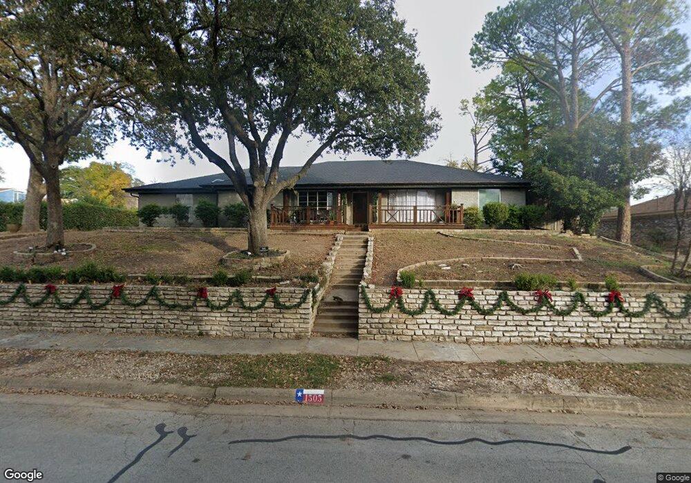 1505 Woodvine Dr, Euless, TX 76040 - photo 1