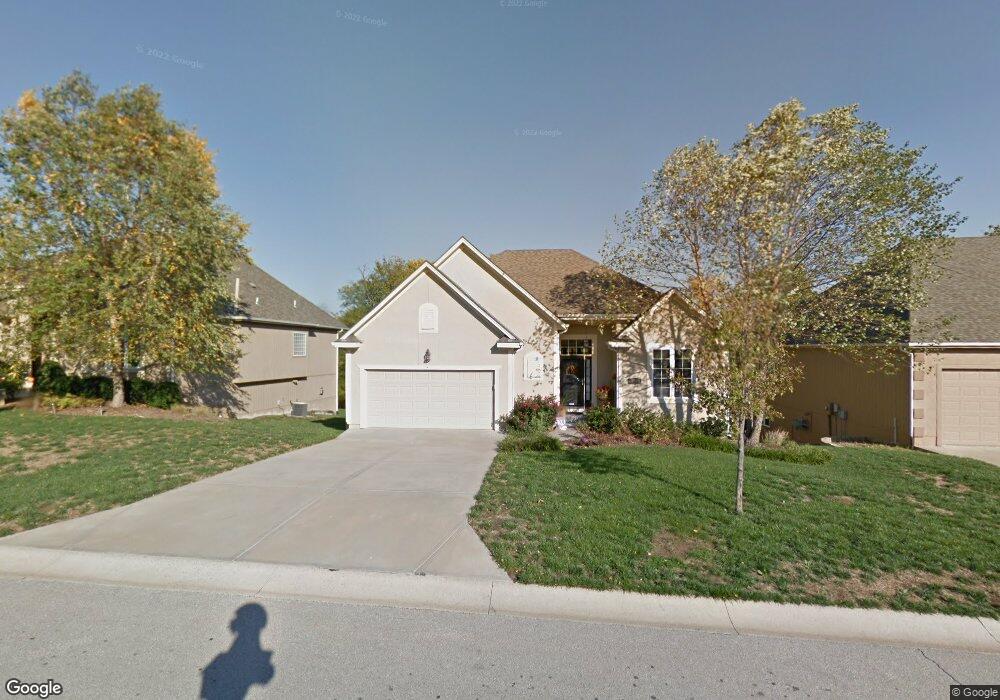 4713 Meadow View Dr, Shawnee, KS 66226 - photo 1