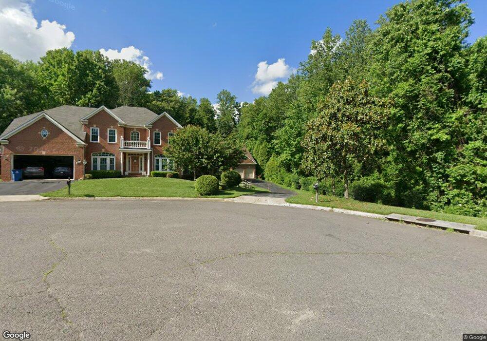 4895 Annamohr Dr, Fairfax, VA 22030 - photo 1