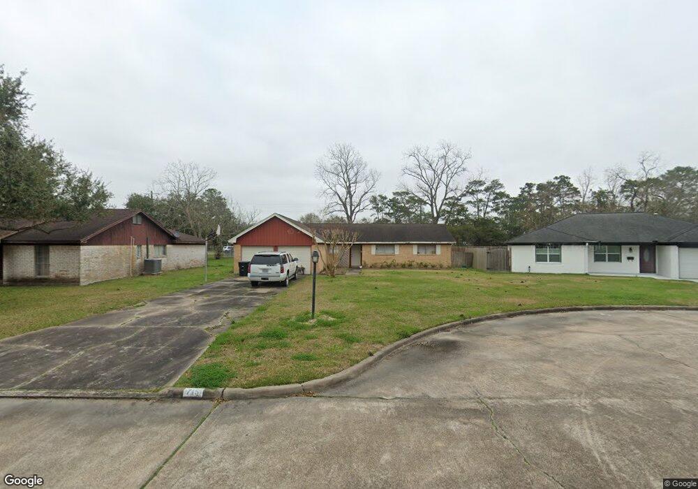 715 S Fairview Cir, Alvin, TX 77511 - photo 1