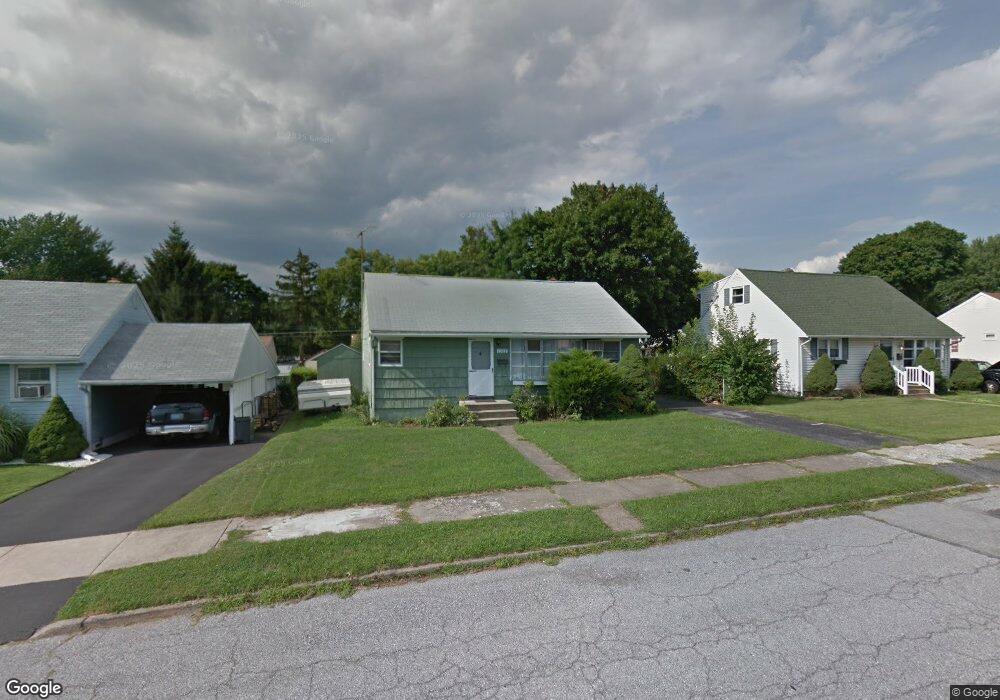 1528 Greenview Dr, Bethlehem, PA 18018 - photo 1