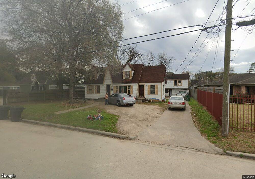 920 Kelley St, Houston, TX 77009 - photo 1