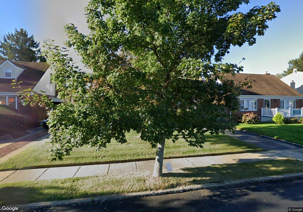 879 Oaks Dr, Franklin Square, NY 11010 - photo 1