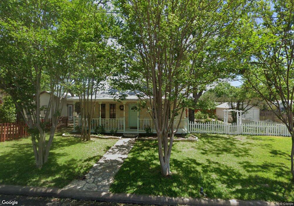 507 N Orange St, Fredericksburg, TX 78624 - photo 1
