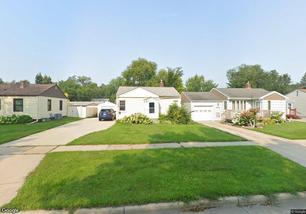1706 3rd St N, Fargo, ND 58102 - photo 1