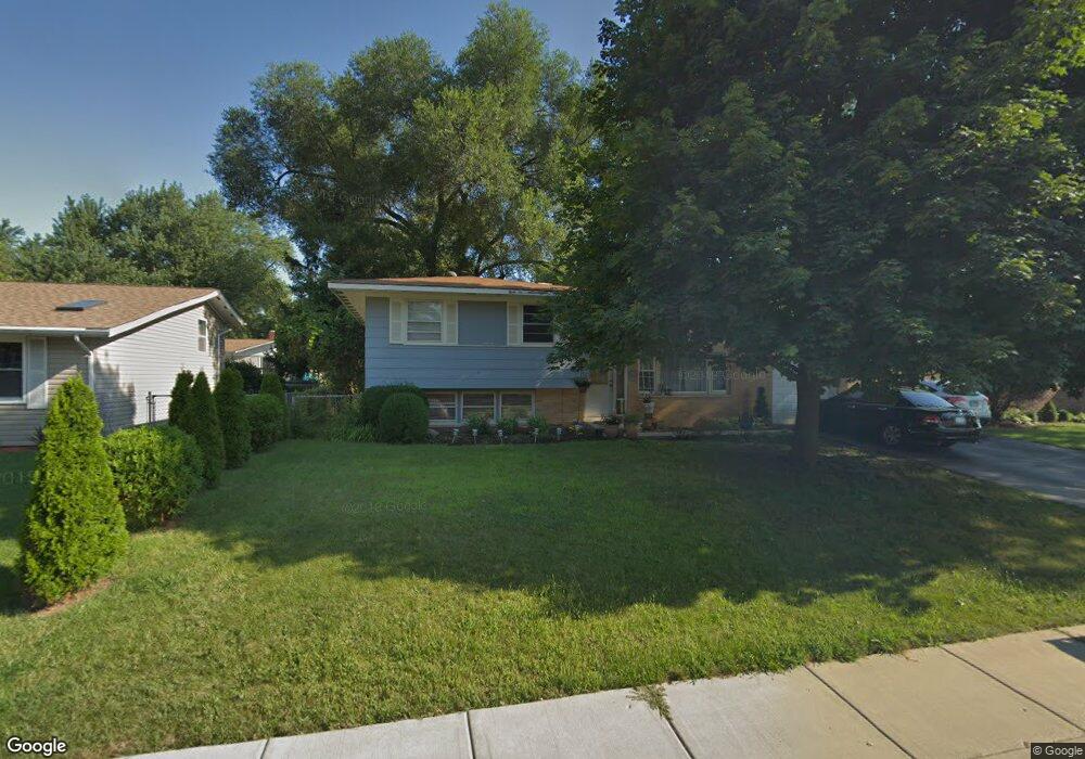 104 Del Rio Rd, Carpentersville, IL 60110 - photo 1