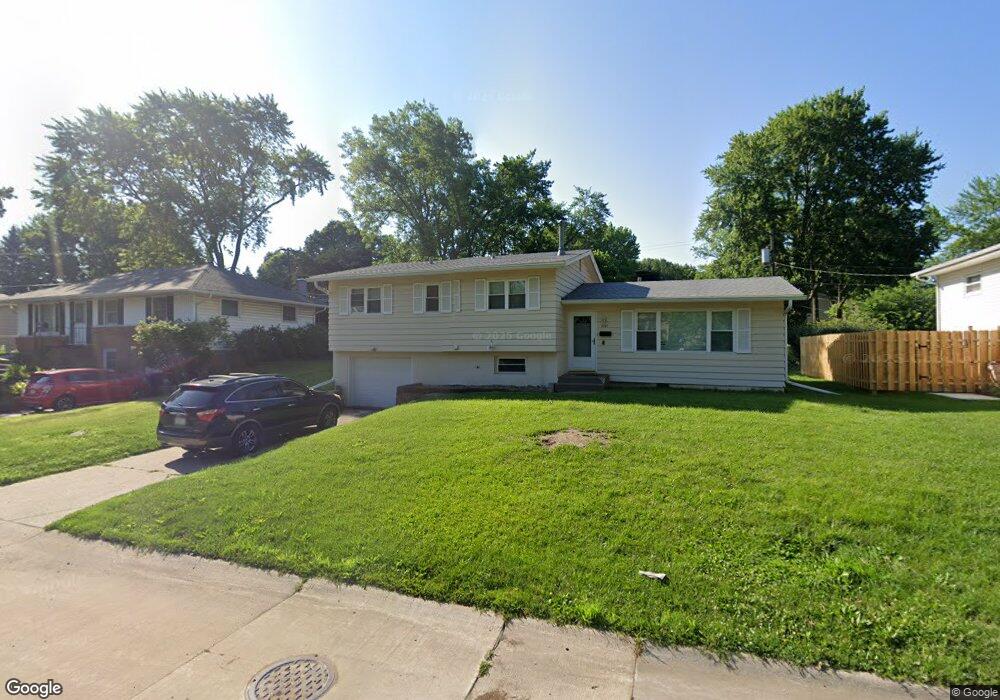 1237 Meadow Lane Dr, Bettendorf, IA 52722 - photo 1