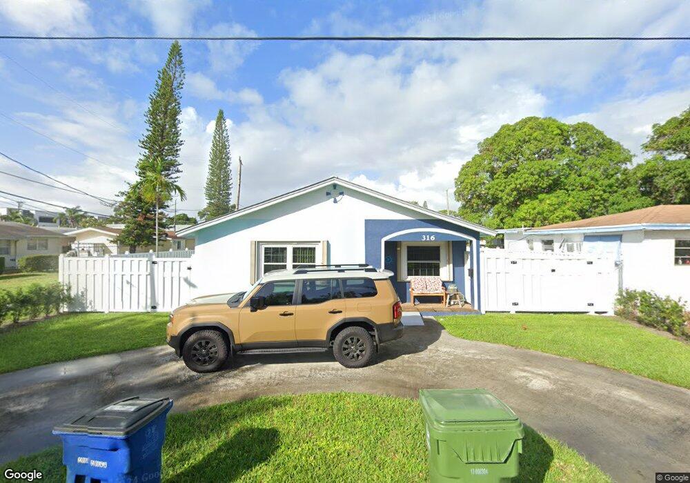 316 SE 4th Ave, Hallandale Beach, FL 33009 - photo 1