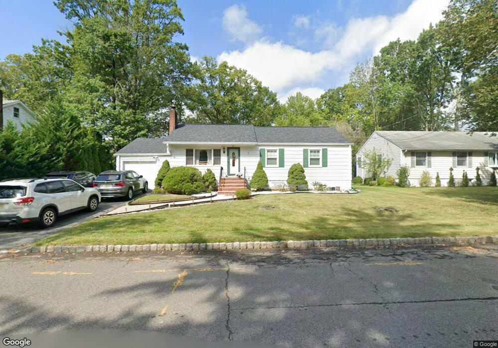 33 Hazelwood Ave, Livingston, NJ 07039 - photo 1