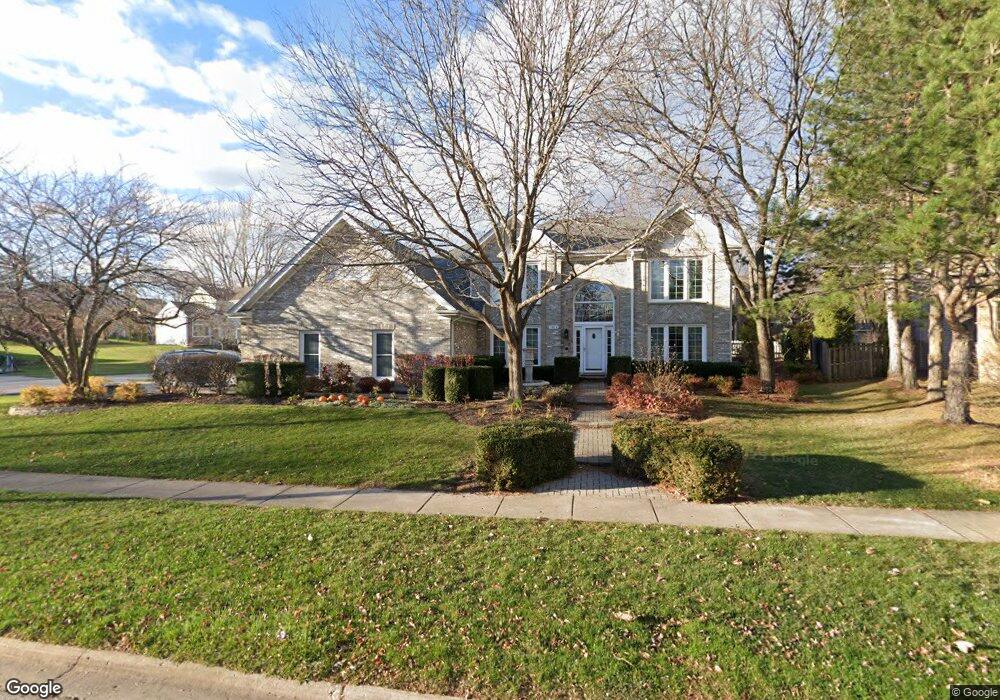 1610 Fieldcrest Dr, Algonquin, IL 60102 - photo 1