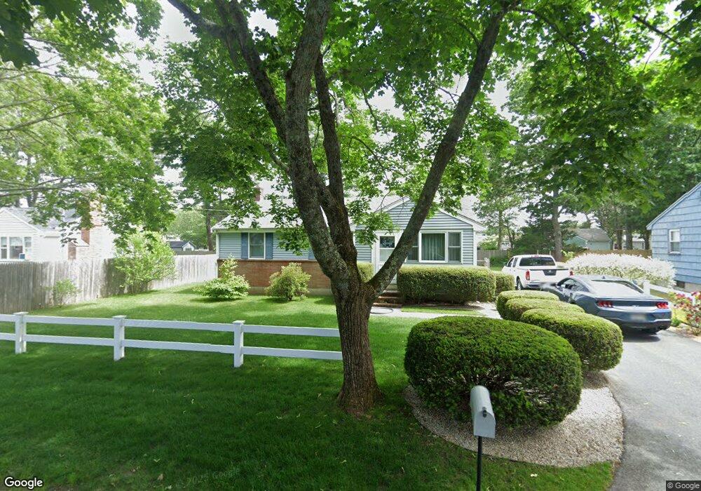 72 Fearing St, Buzzards Bay, MA 02532 - photo 1