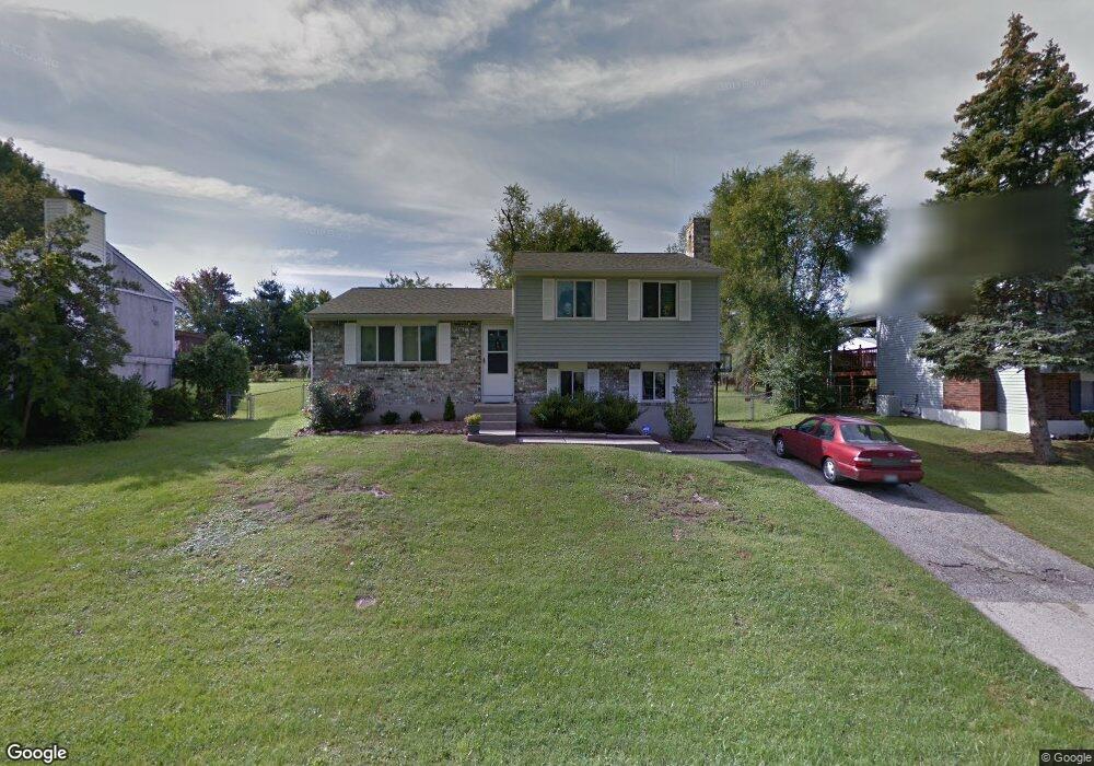 7210 Applegate Ln, Louisville, KY 40228 - photo 1