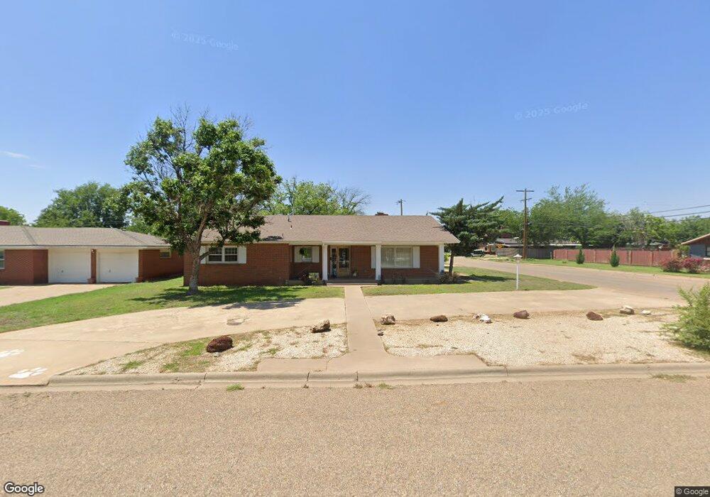 1209 Floydada St, Plainview, TX 79072 - photo 1