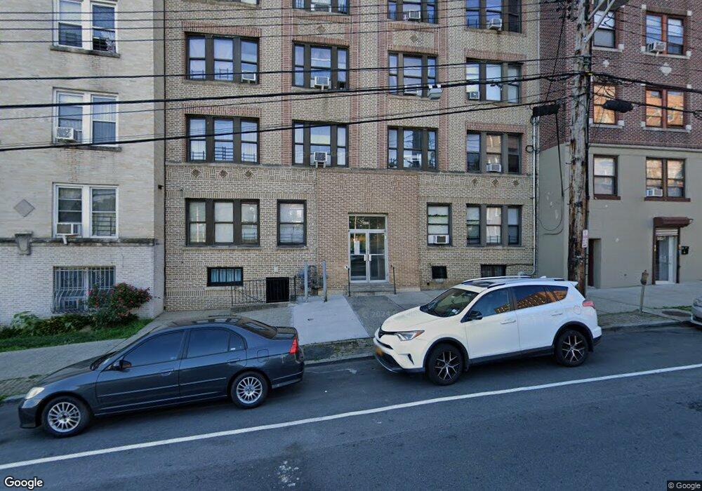 450 Riverdale Ave unit 3N, Yonkers, NY 10705 - photo 1