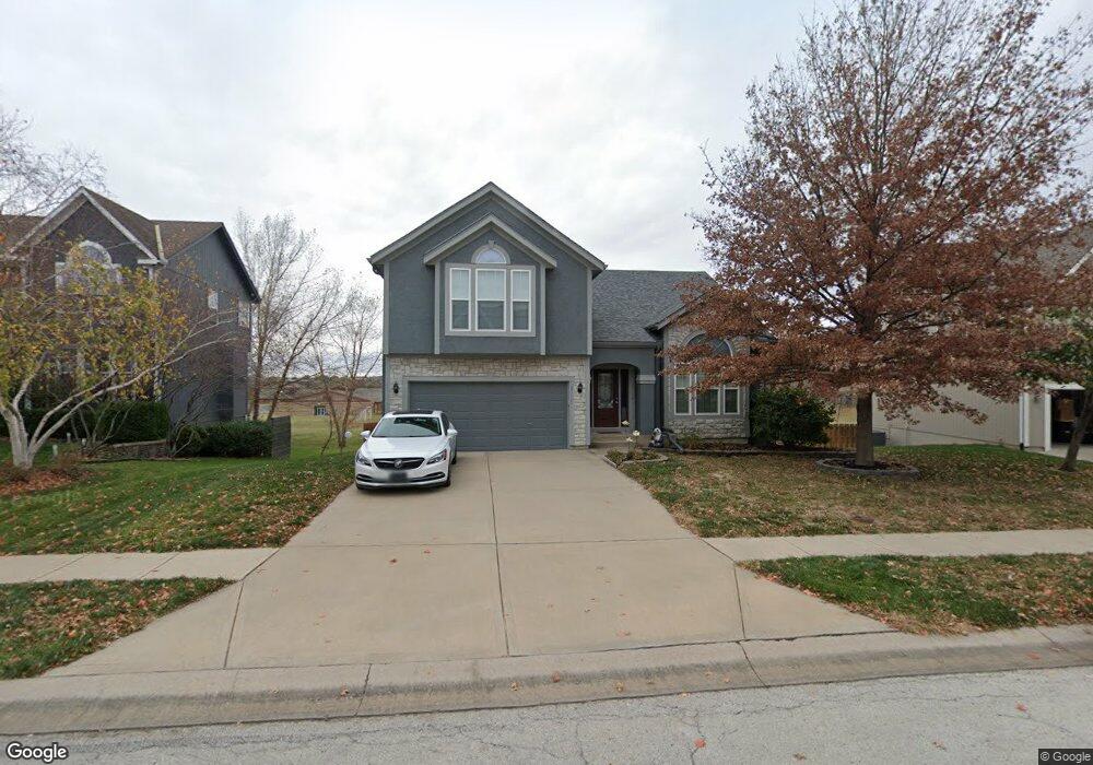 5828 Noreston St, Shawnee, KS 66218 - photo 1