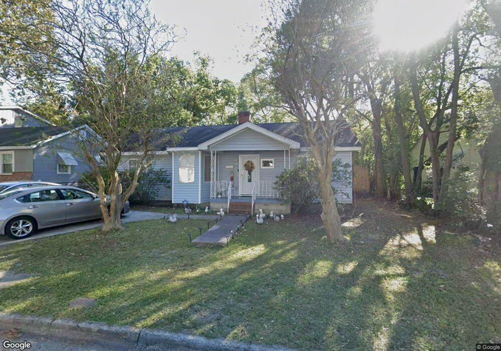 1305 E Waldburg St, Savannah, GA 31404 - photo 1