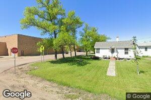311 S 5th St, Ipswich, SD 57451
