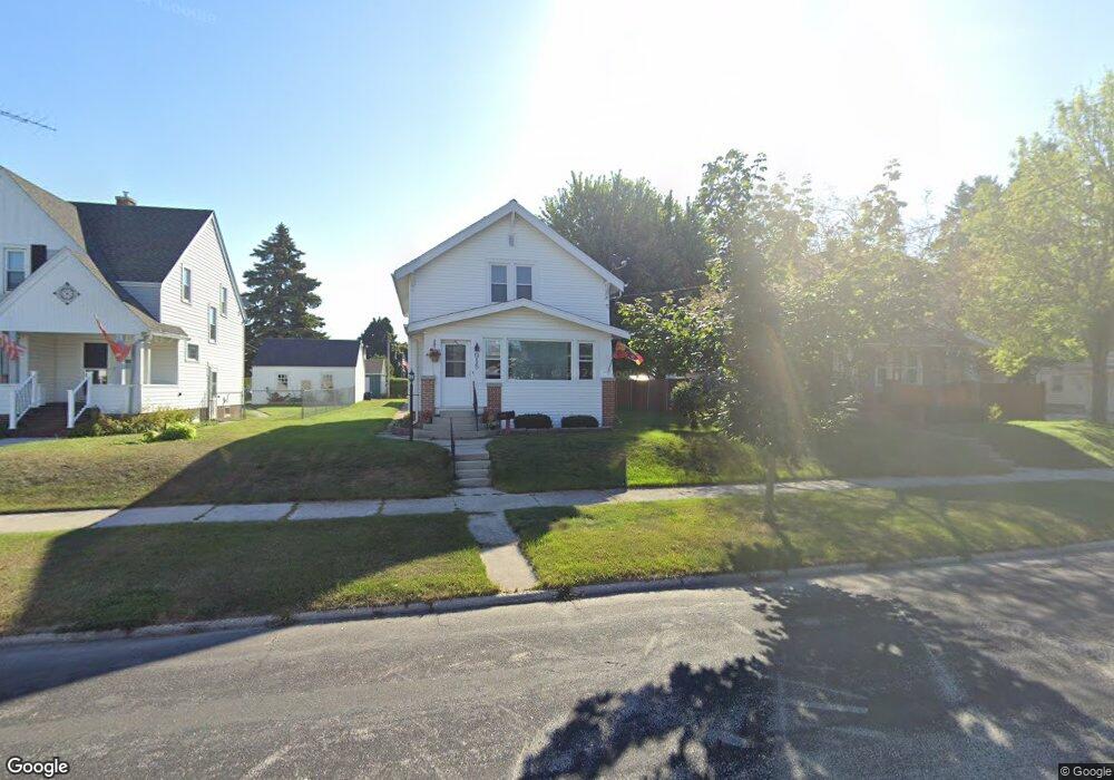 915 N 22nd St, Manitowoc, WI 54220 - photo 1
