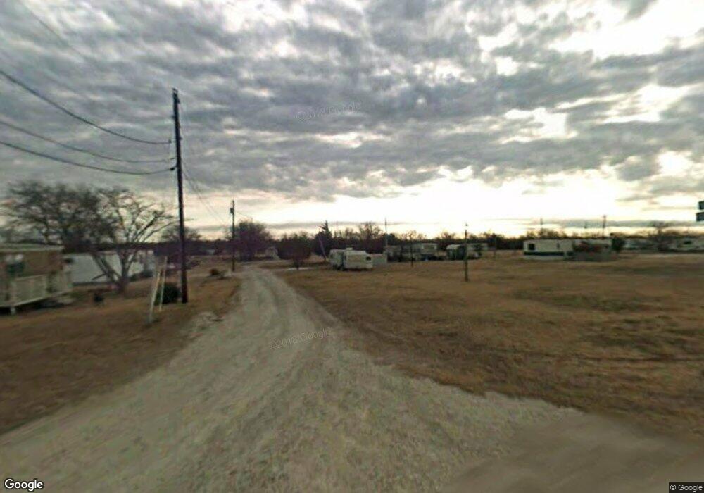 809A W Cedar St, Whitewright, TX 75491 - photo 1