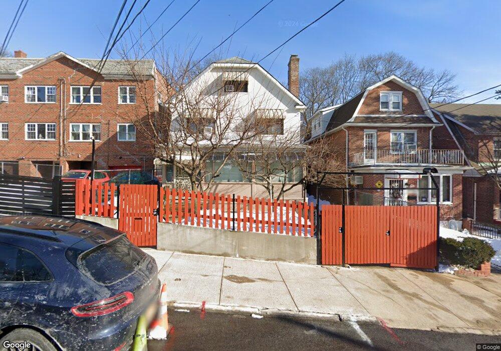 6206 Tyndall Ave, Bronx, NY 10471 - photo 1