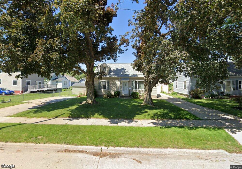 1412 8th St NW, Cedar Rapids, IA 52405 - photo 1