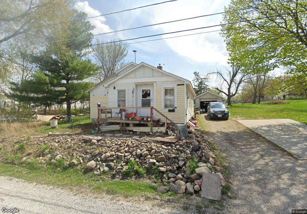 1221 S 4th Ave E, Newton, IA 50208 - photo 1
