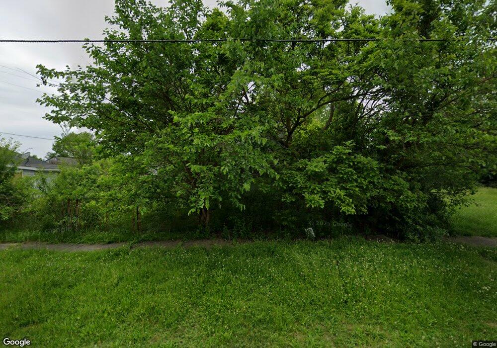 1162 W Downey Ave, Flint, MI 48505 - photo 1