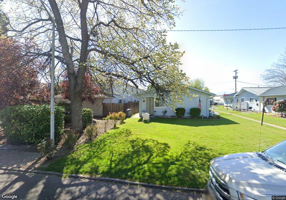 124 Alder St, Central Point, OR 97502 - photo 1