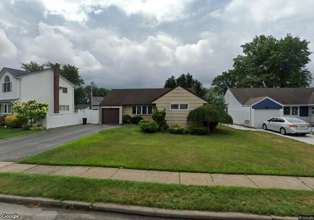 1001 Olympia Rd, North Bellmore, NY 11710 - photo 1