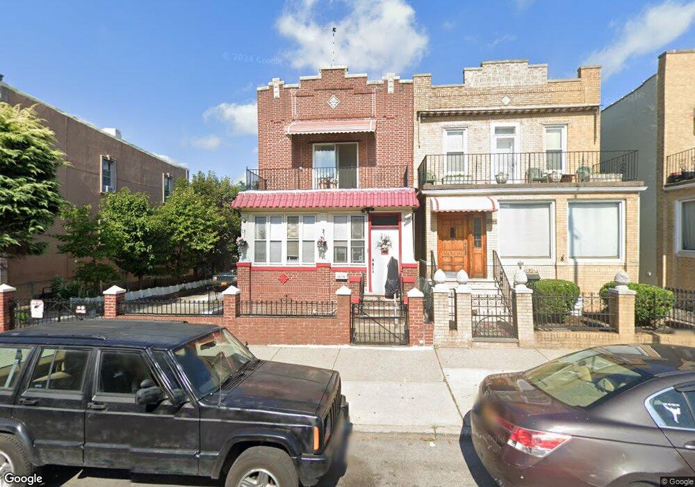 2546 41st St, Astoria, NY 11103 - photo 1