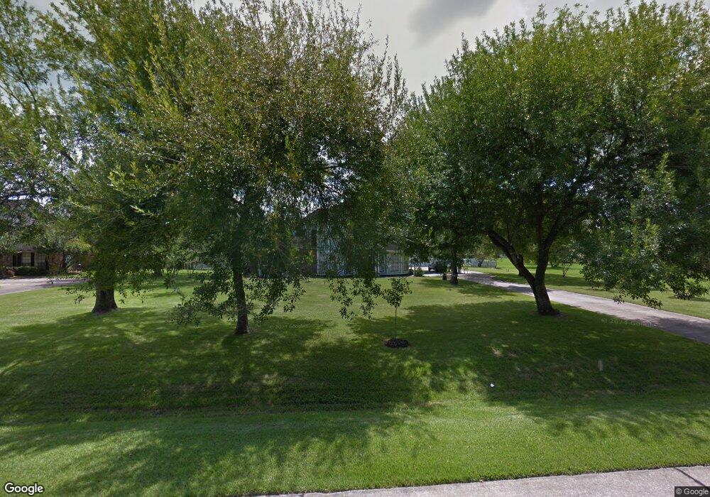 611 Sun Park Dr, Friendswood, TX 77546 - photo 1