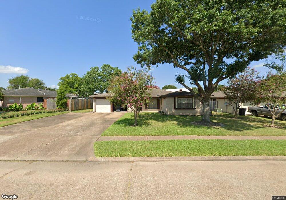 8927 Deer Trail Dr, Houston, TX 77088 - photo 1
