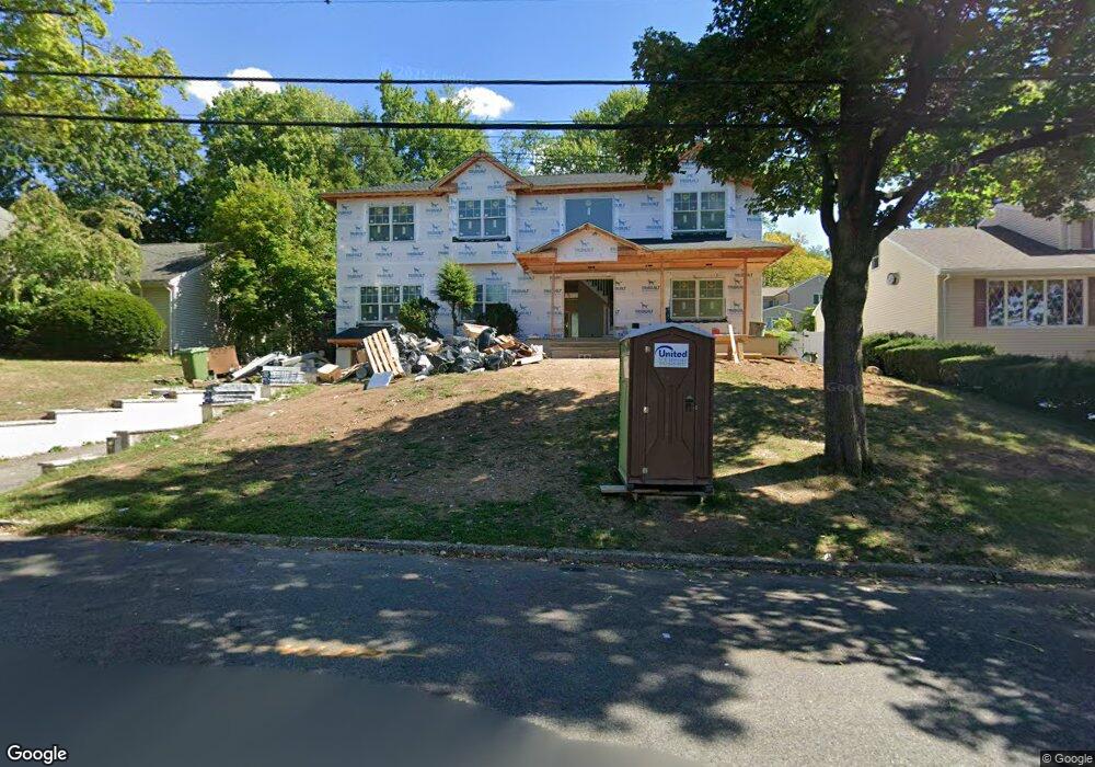 310 Gorden Dr, Paramus, NJ 07652 - photo 1