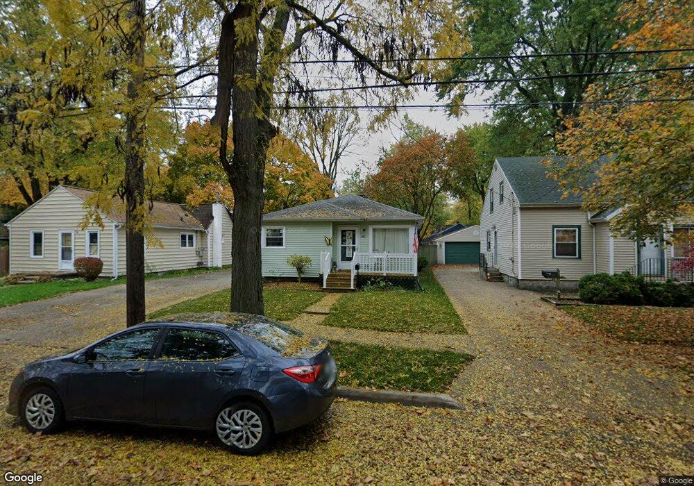 562 E Greenlawn Ave, Lansing, MI 48910 - photo 1