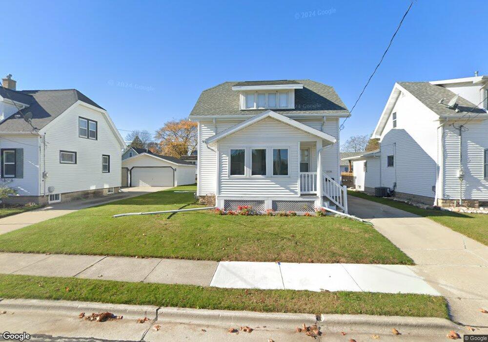 1138 Elm St, Manitowoc, WI 54220 - photo 1