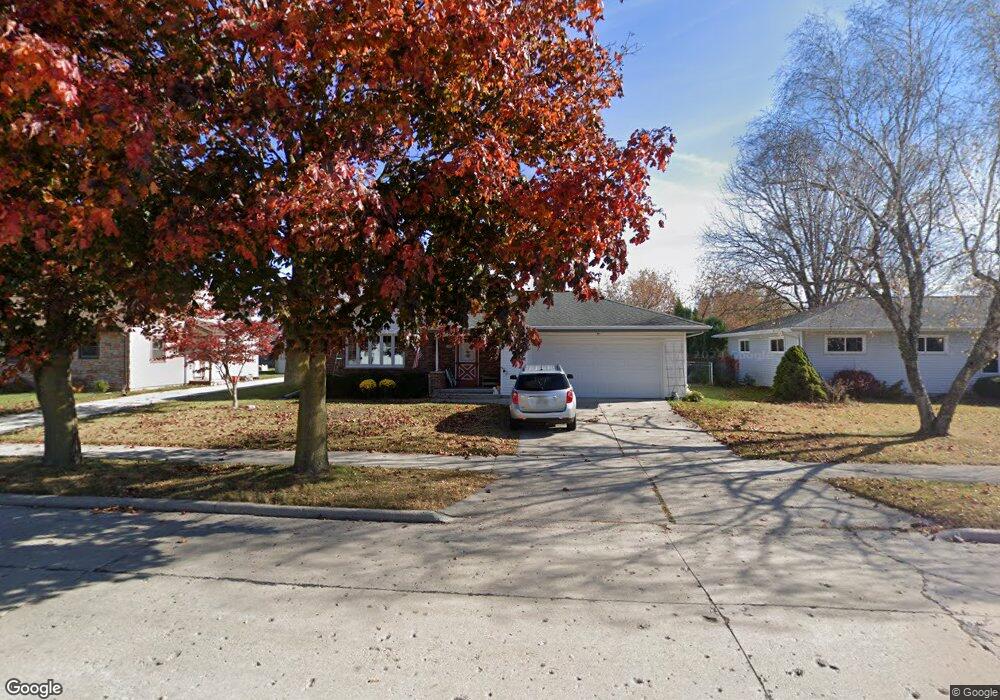 1449 N 10th St, Manitowoc, WI 54220 - photo 1