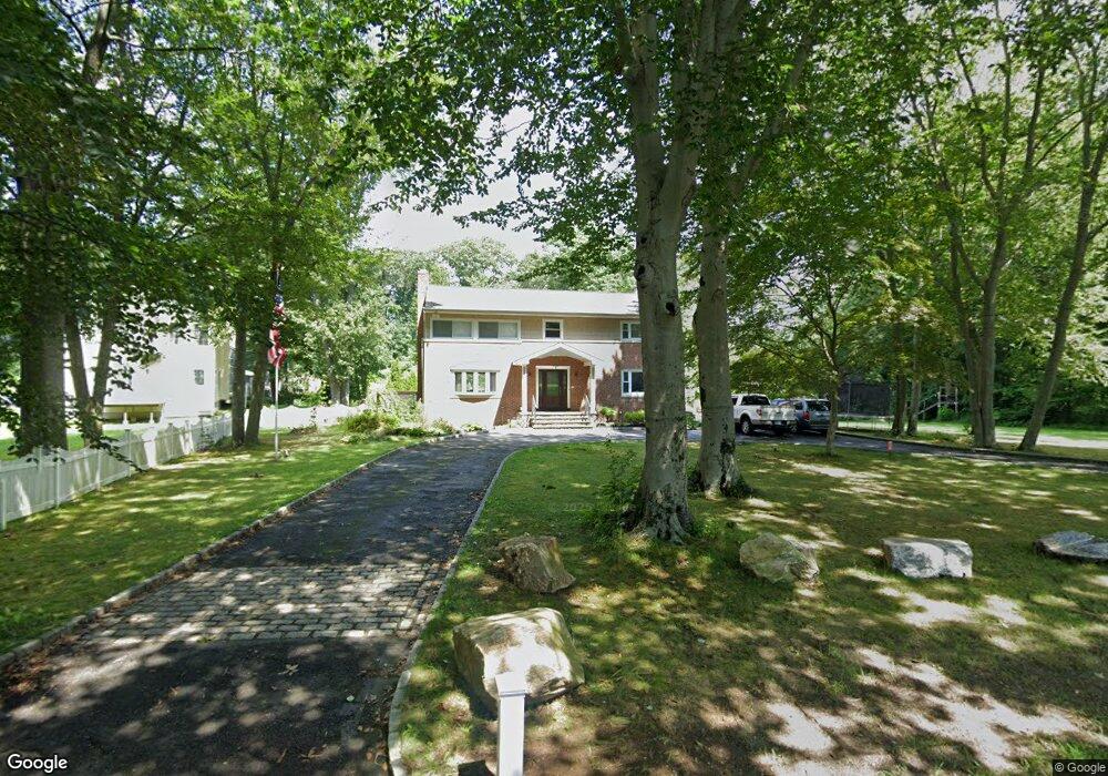 76 Beardsley Pkwy, Trumbull, CT 06611 - photo 1