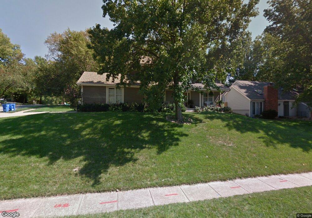 8601 Dice Ln, Lenexa, KS 66215 - photo 1