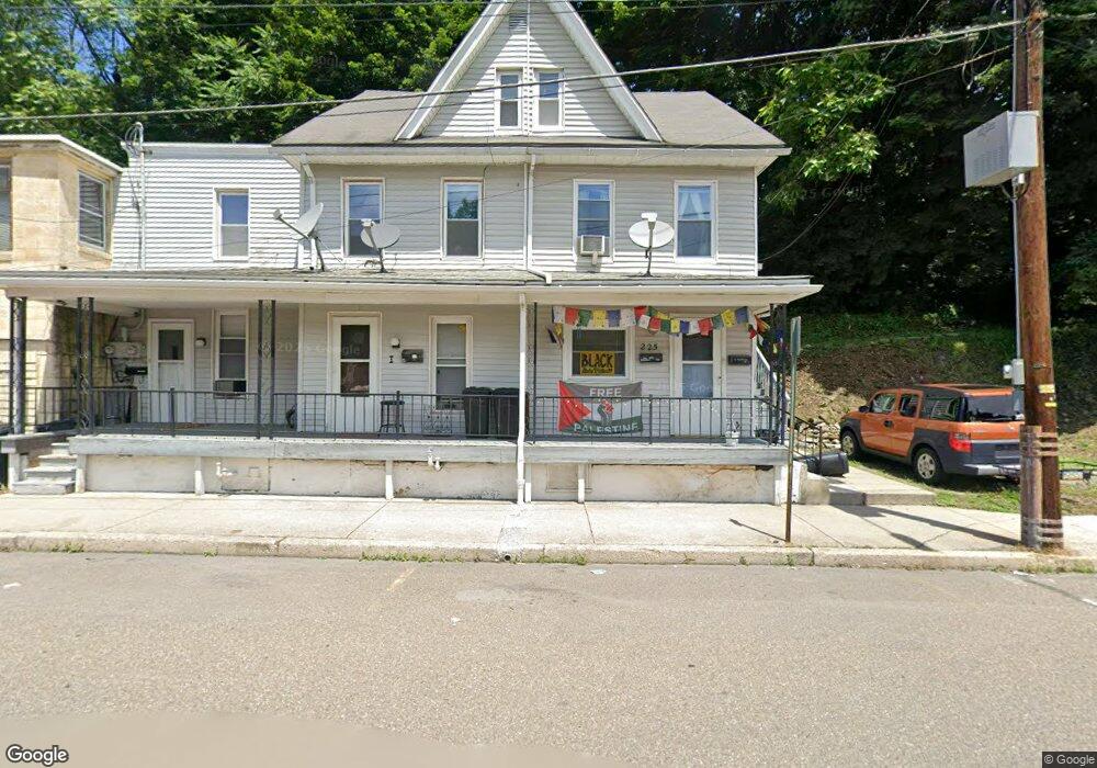 227 Lafayette St, Tamaqua, PA 18252 - photo 1