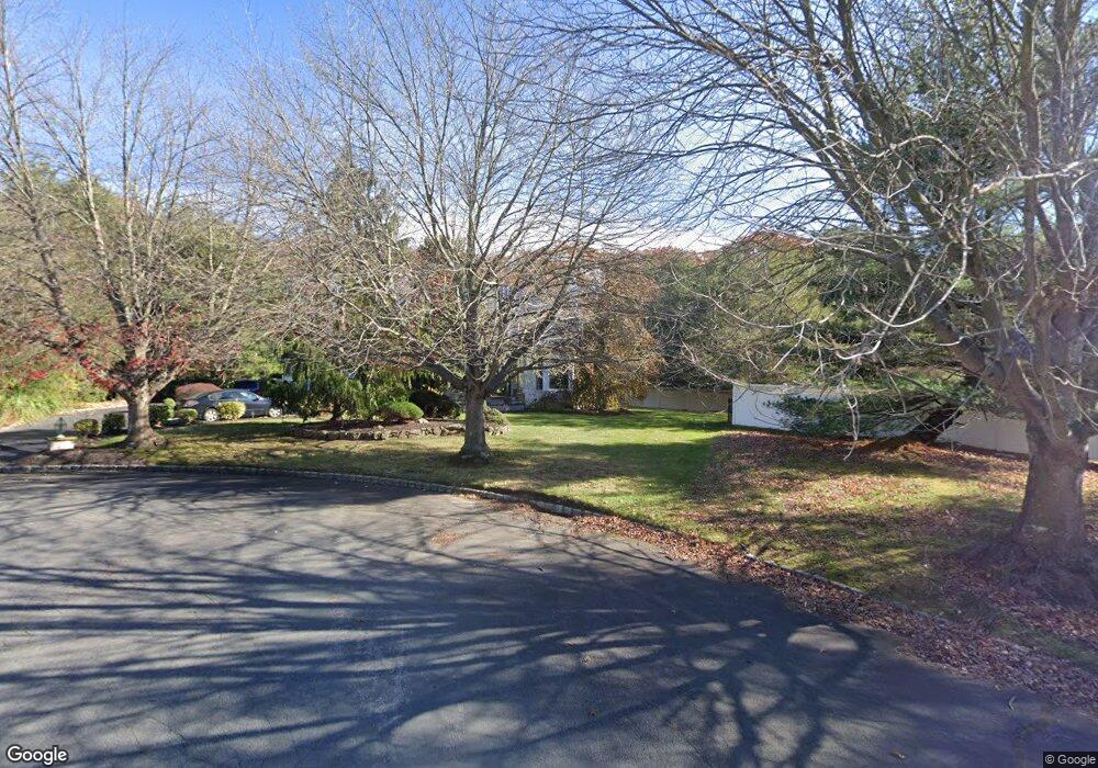 10 Sugar Maple Ct, Dix Hills, NY 11746 - photo 1