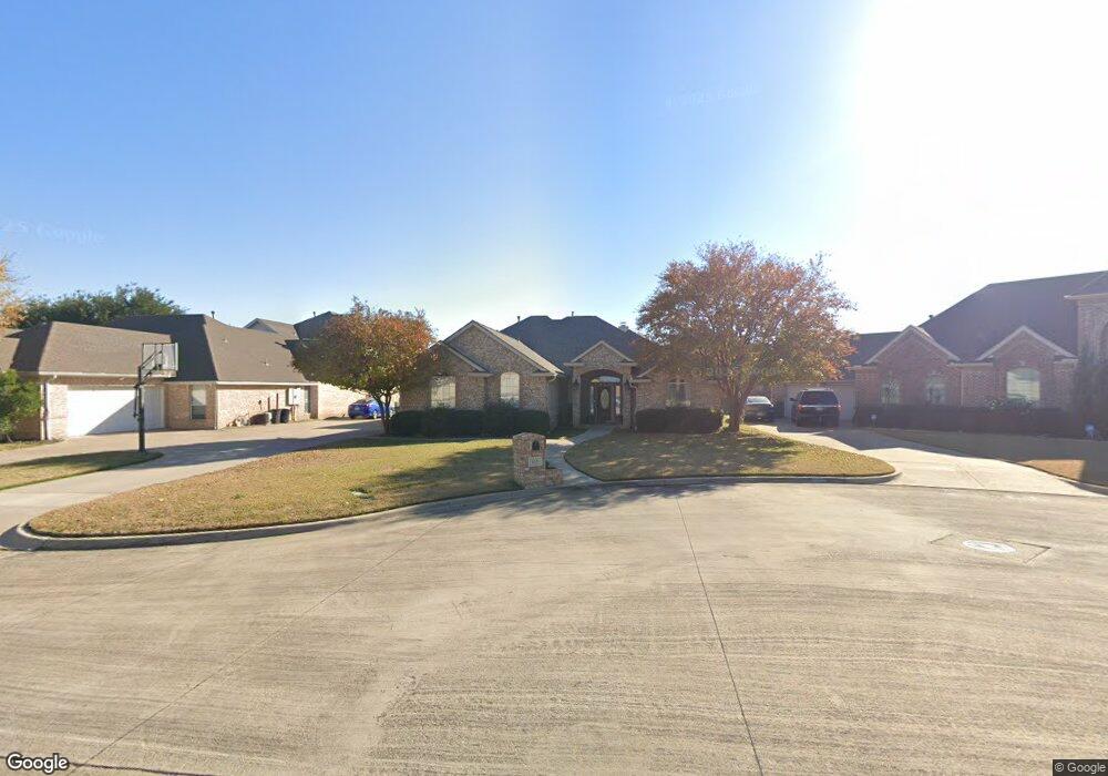 613 Natchez Ct, Hurst, TX 76054 - photo 1