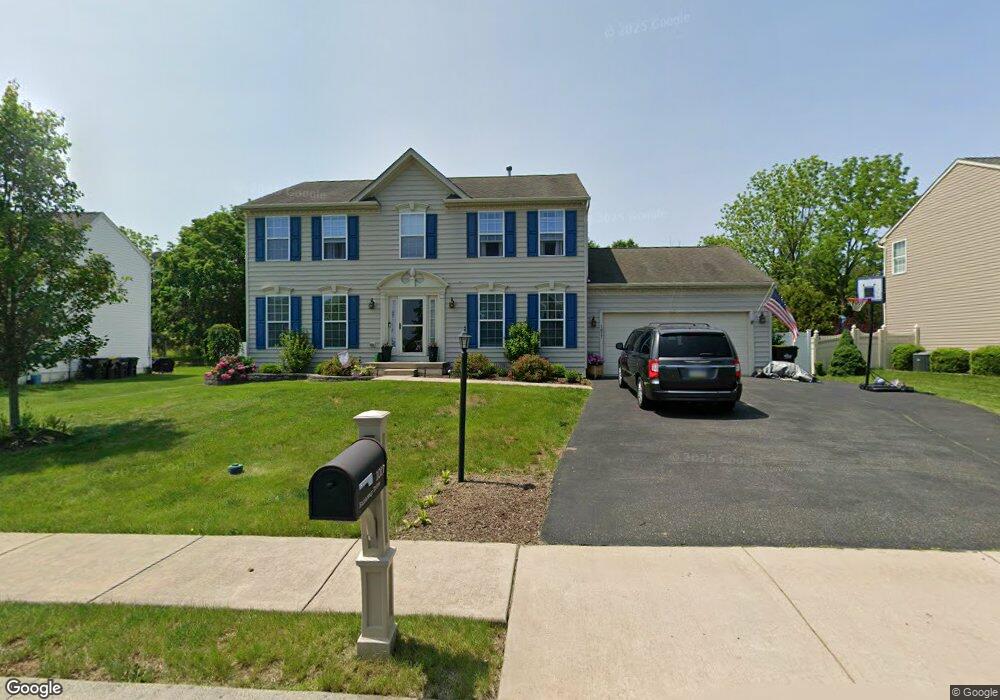 1017 Runaway Dr, Pennsburg, PA 18073 - photo 1