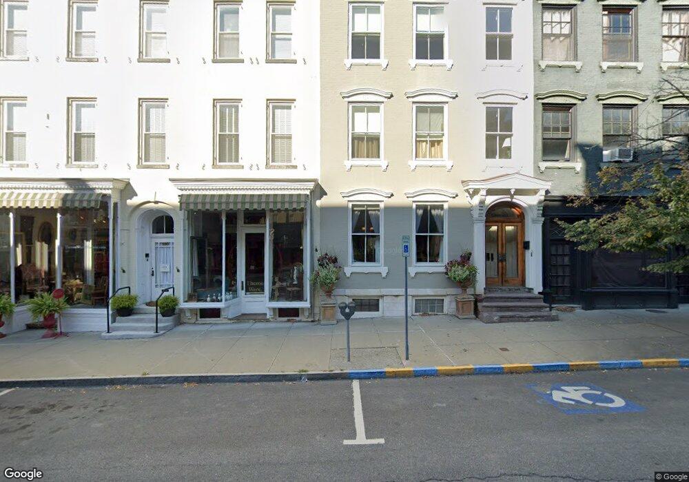 552 Warren St, Hudson, NY 12534 - photo 1