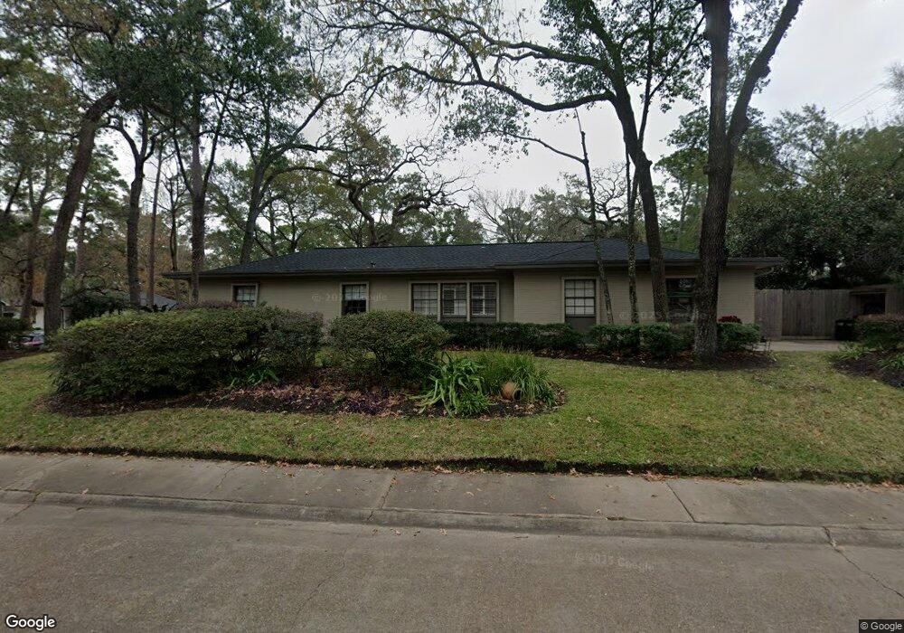 10127 Holly Springs Dr, Houston, TX 77042 - photo 1