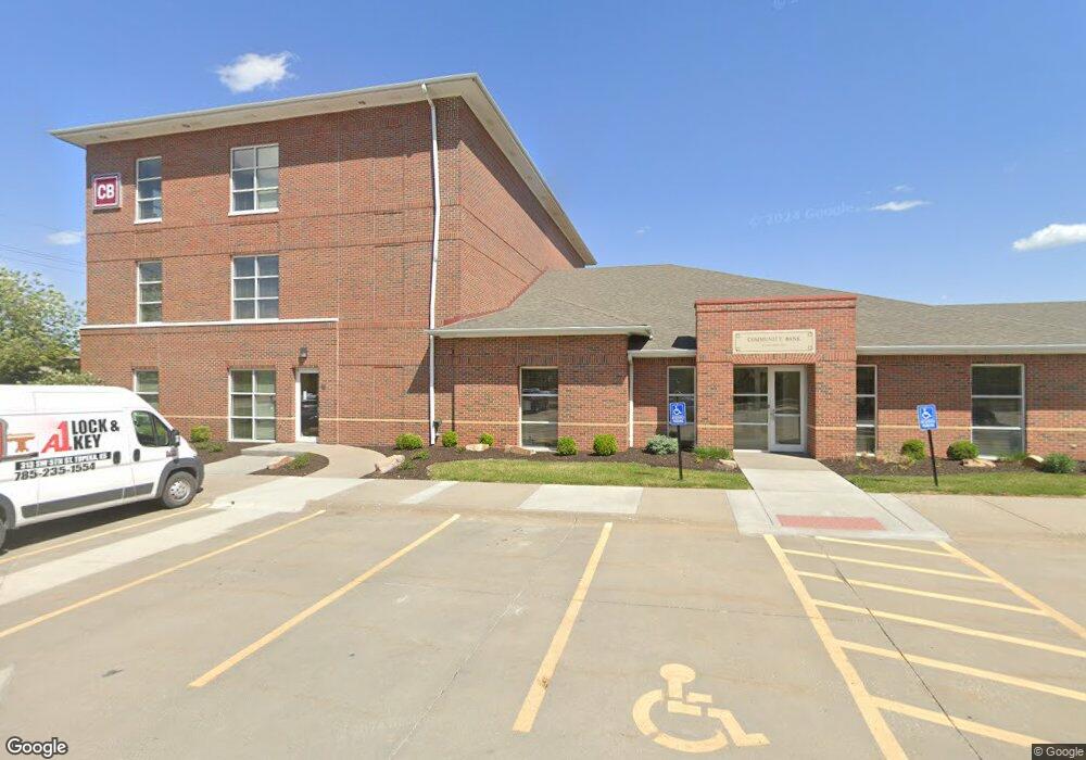 5431 SW 29th St, Topeka, KS 66614 - photo 1