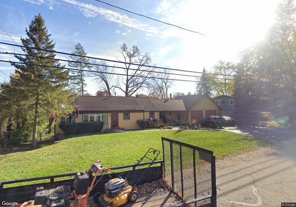 328 Ramble Rd, Lake In the Hills, IL 60156 - photo 1