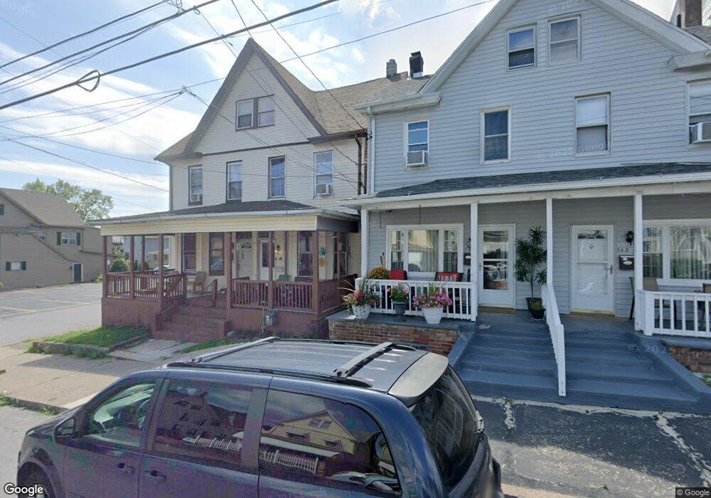 546 N Vine St, Hazleton, PA 18201 - photo 1