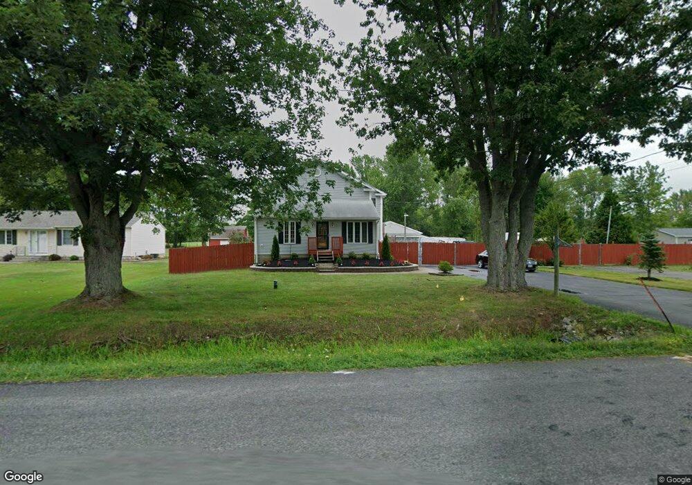 5475 Mapleton Rd, Lockport, NY 14094 - photo 1